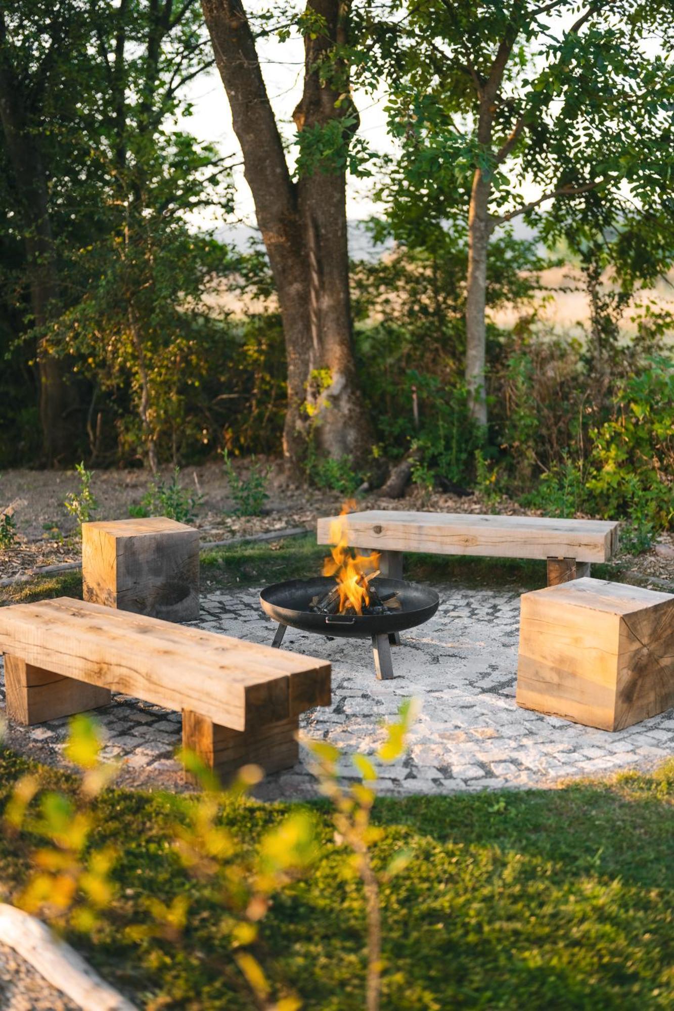 Villa Roubenka "Tam Kde Lisky Davaji Dobrou Noc" Černý Dŭl Esterno foto